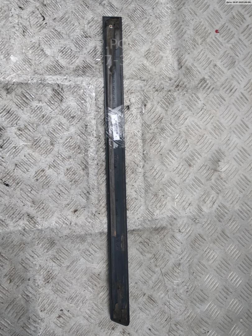 Накладка двери задней правой