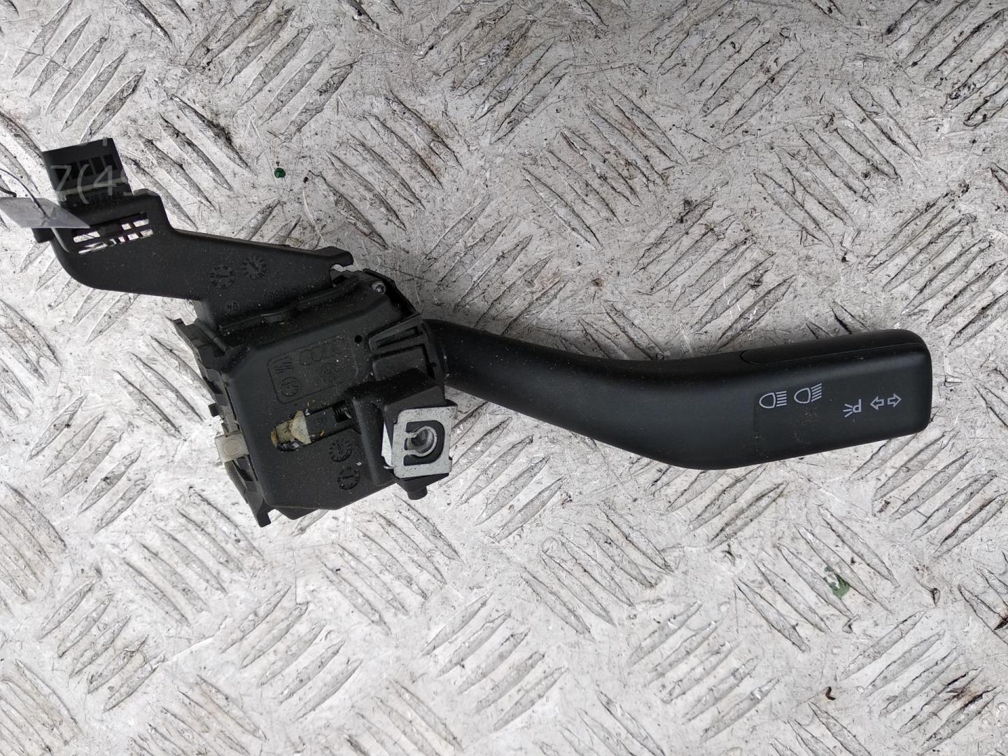 Переключатель поворотов подрулевой