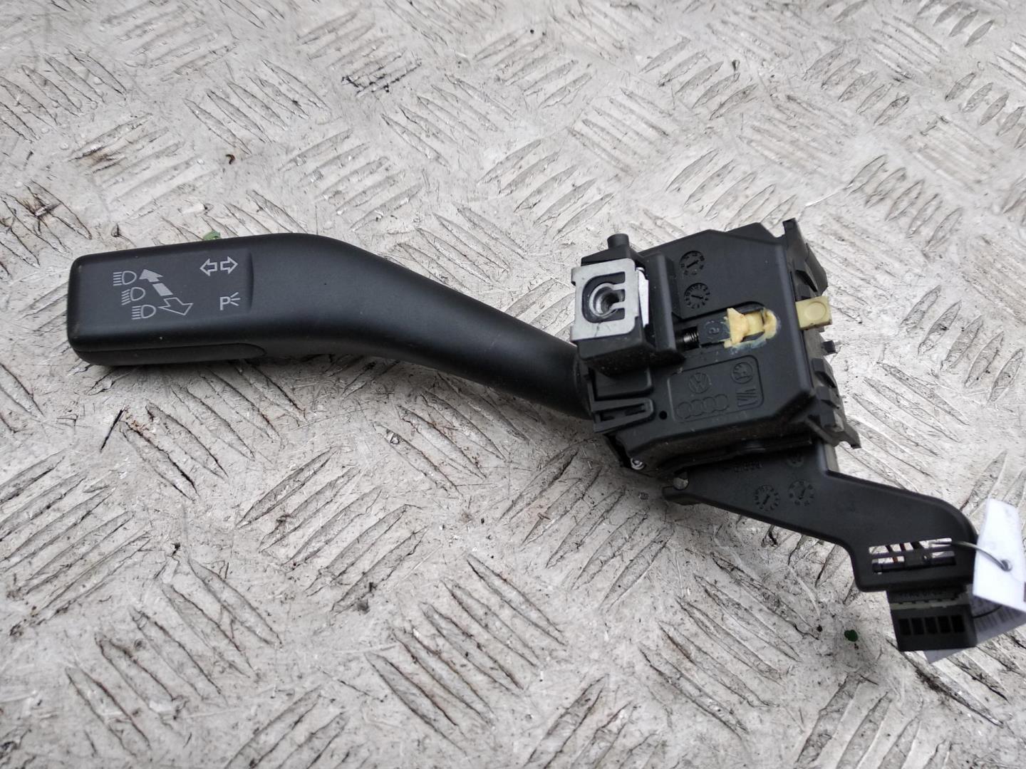 Переключатель поворотов подрулевой