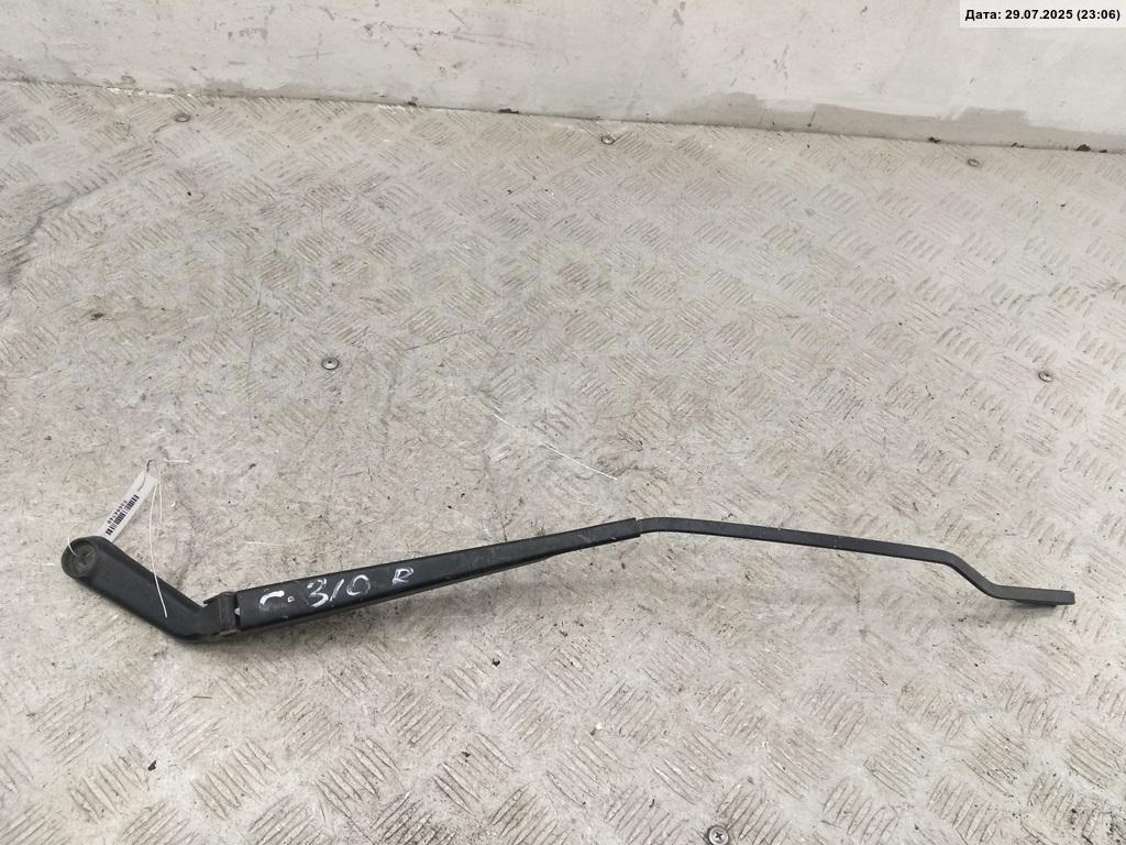 Поводок стеклоочистителя передний правый