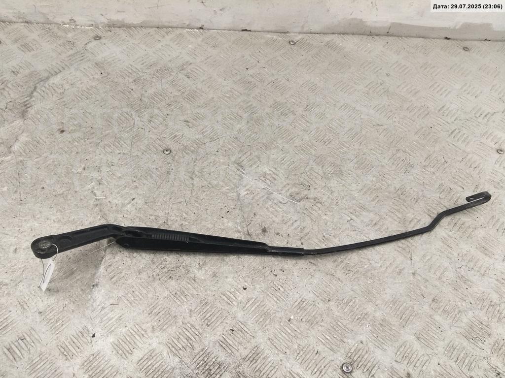Поводок стеклоочистителя передний правый