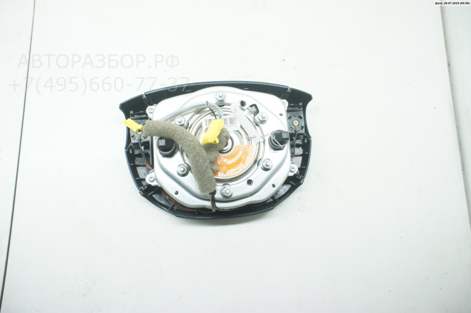 Подушка безопасности в рулевое колесо