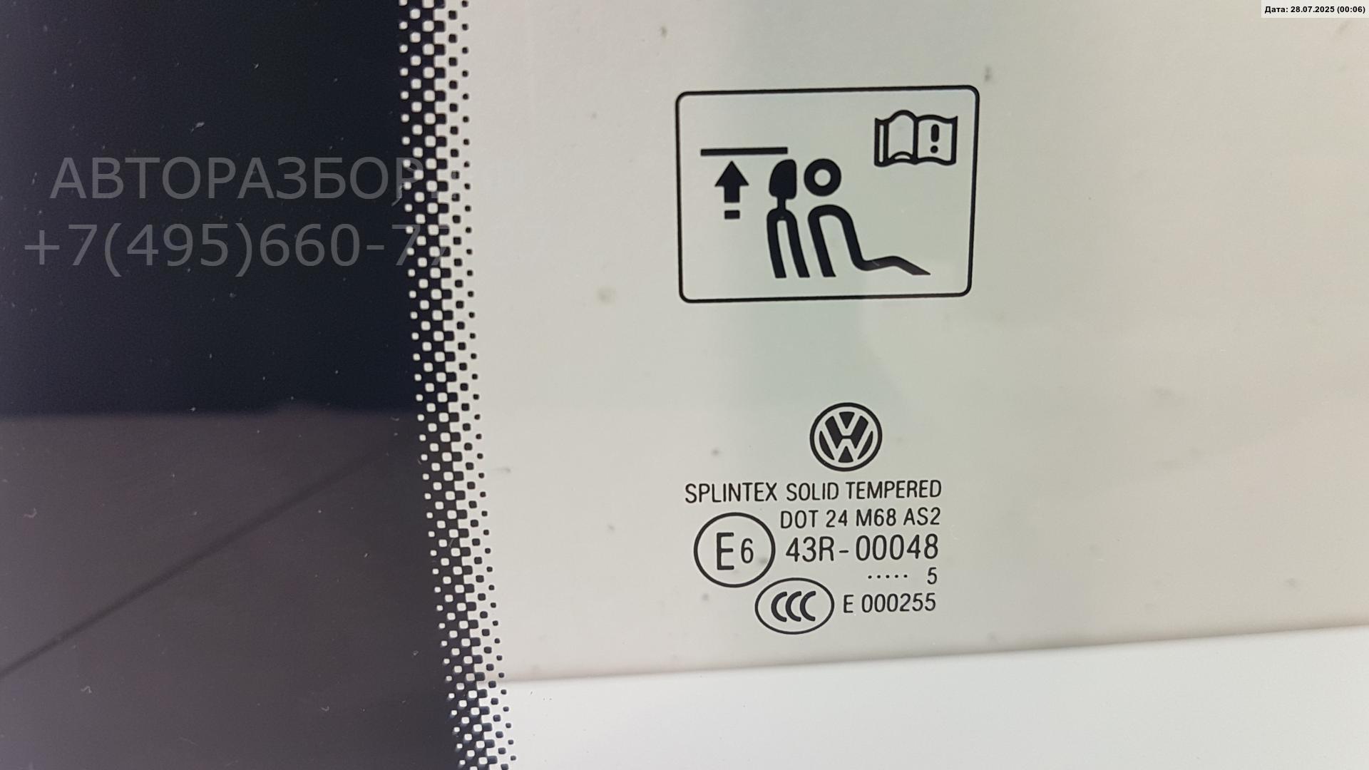 Стекло двери задней правой (форточка)