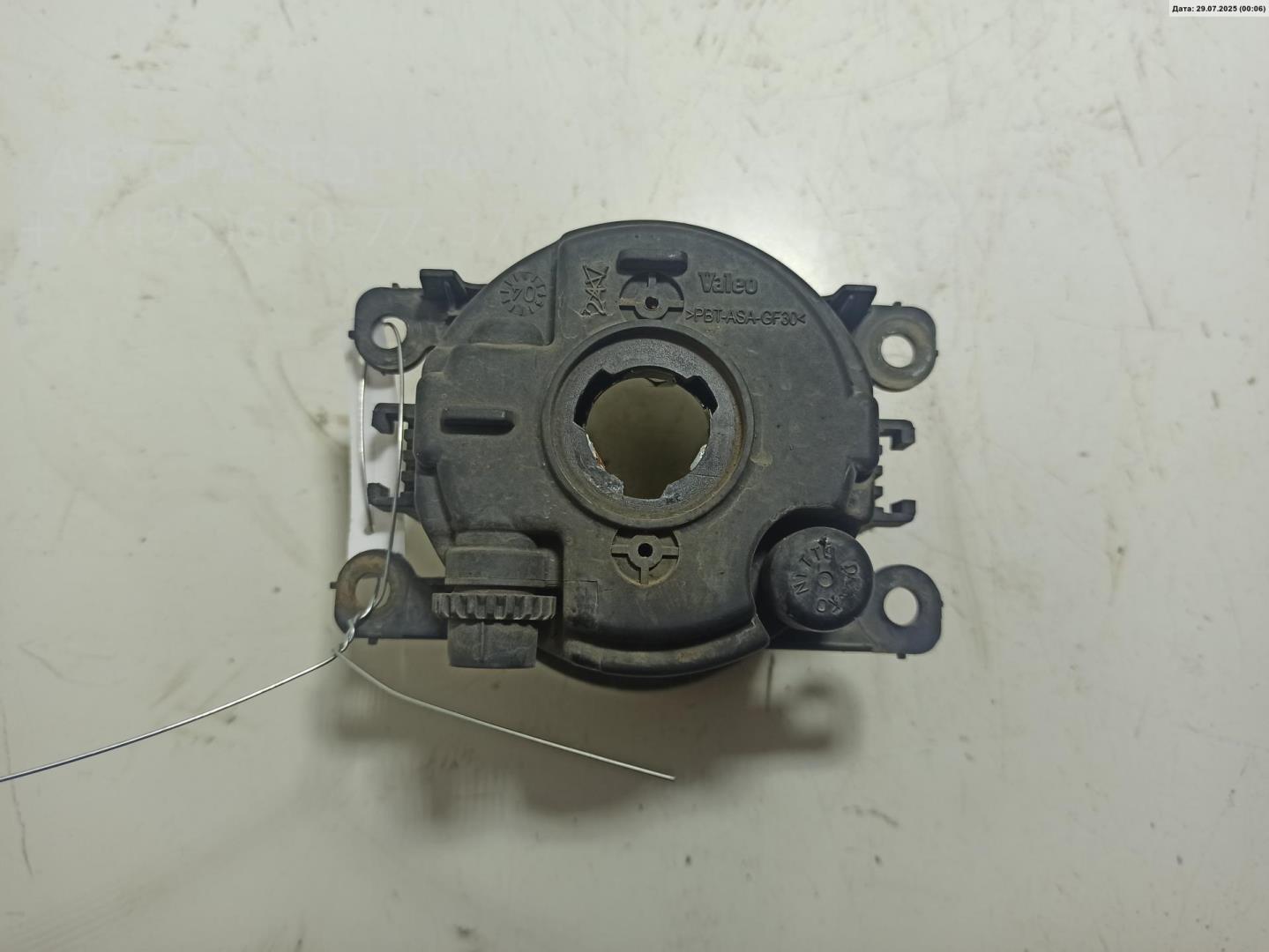 Фара противотуманная правая