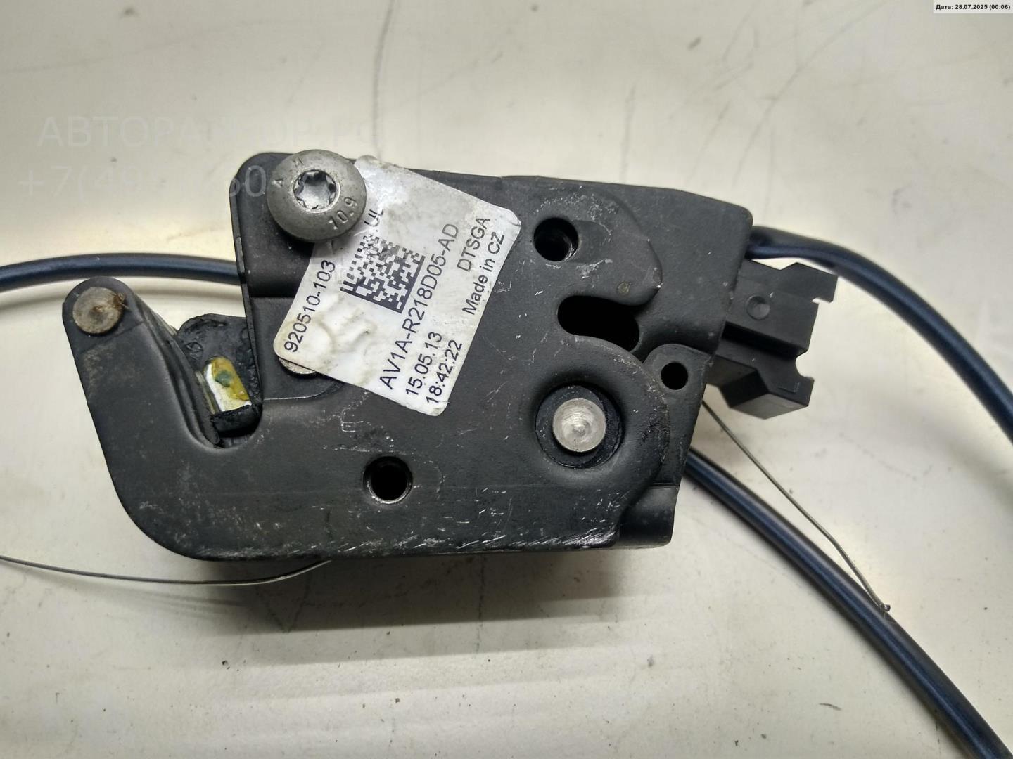 Замок двери передней левой