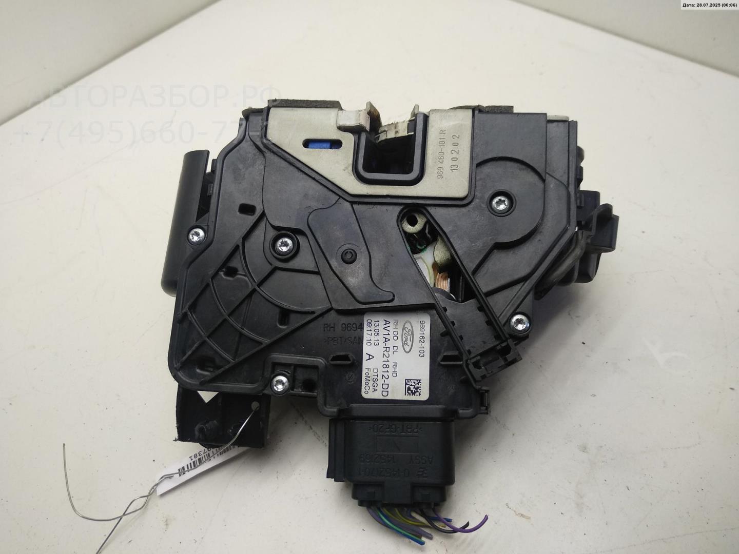 Замок двери передней правой