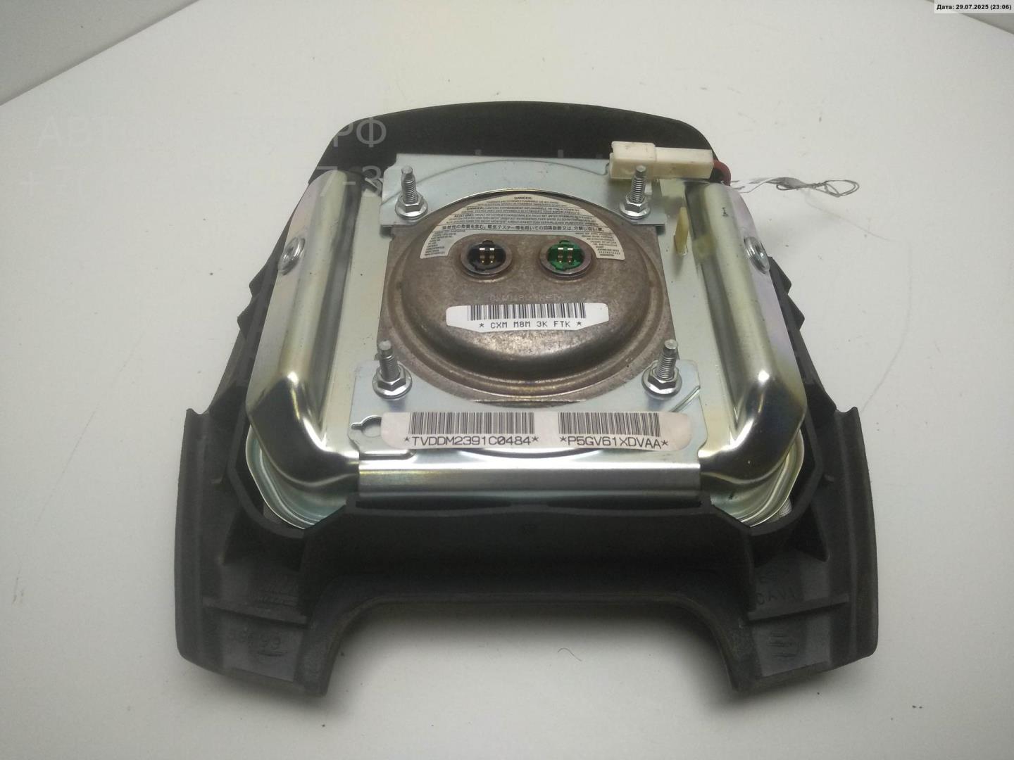 Подушка безопасности в рулевое колесо