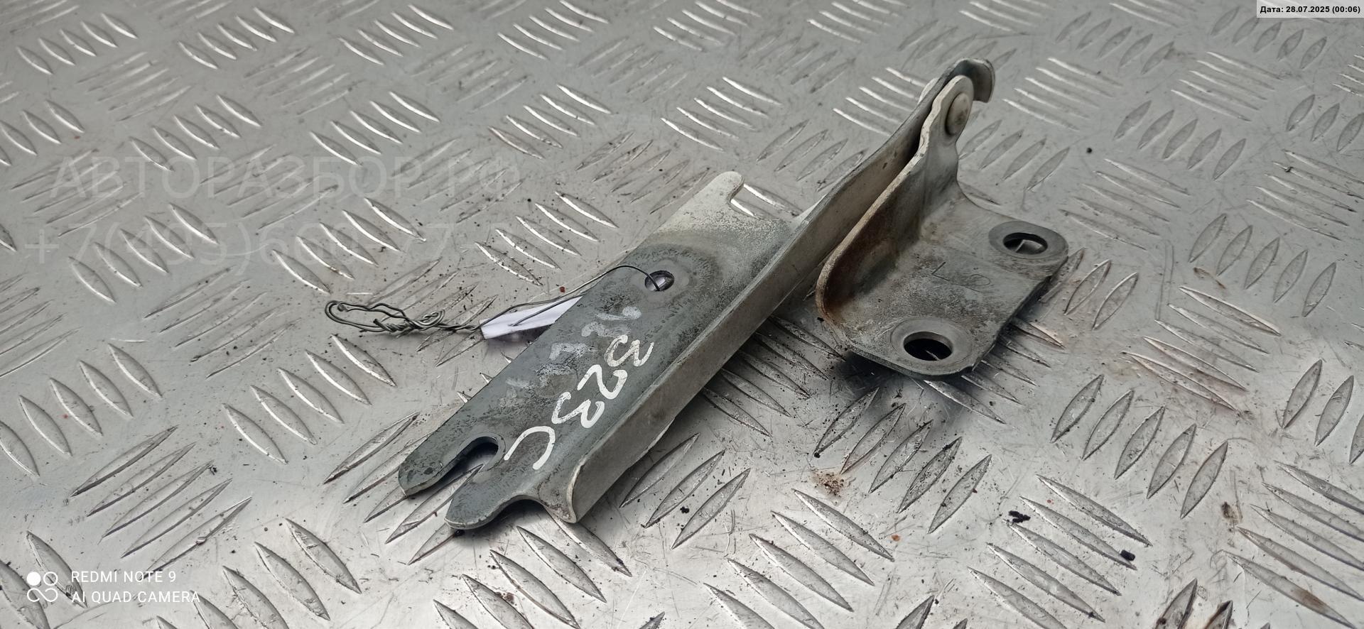 Петля капота левая