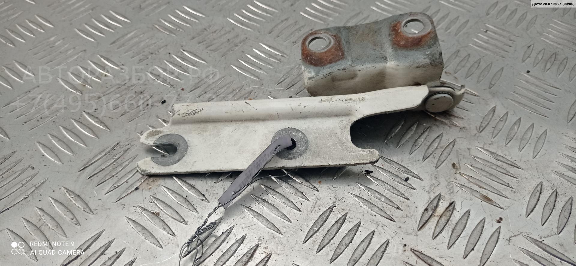 Петля капота левая