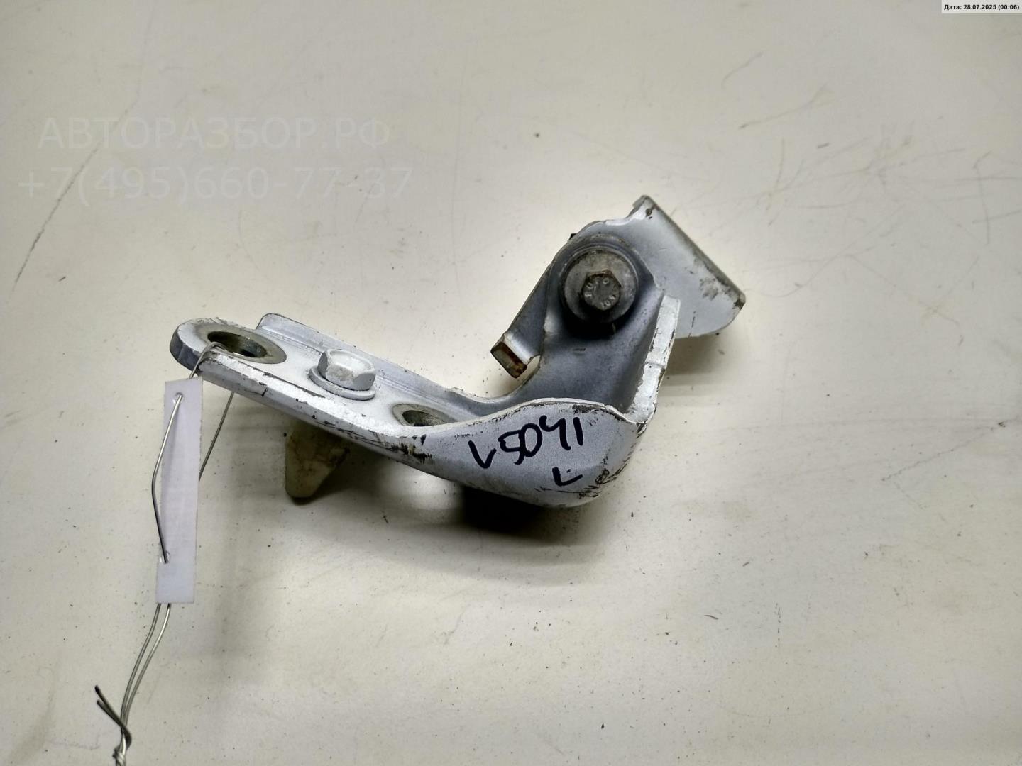 Петля двери