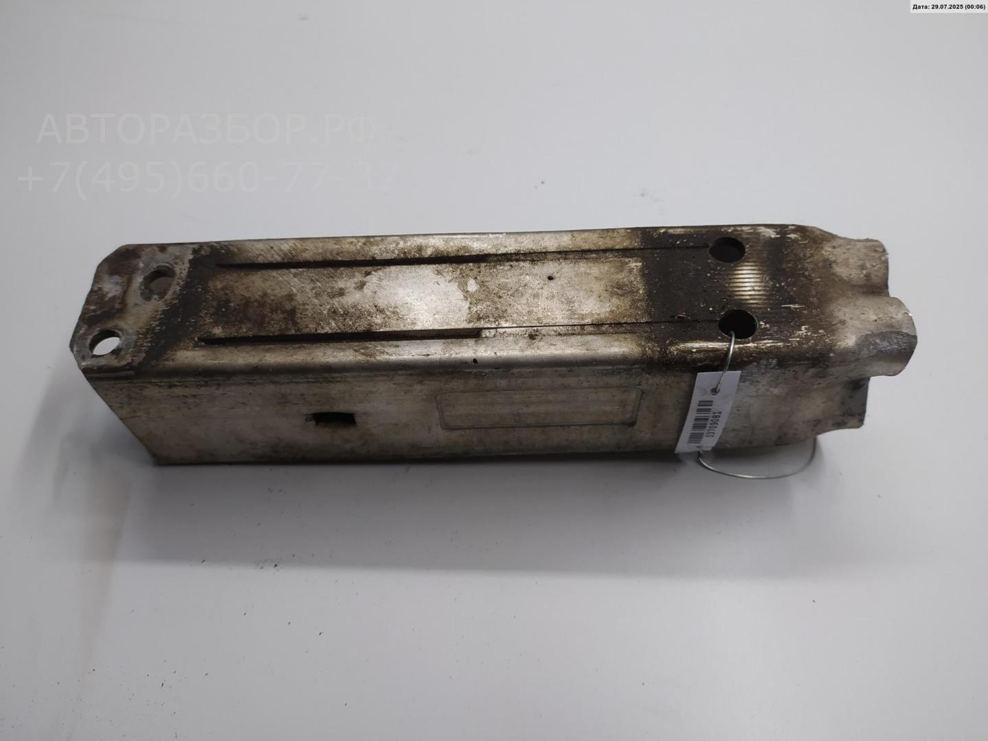 Кронштейн переднего бампера левый