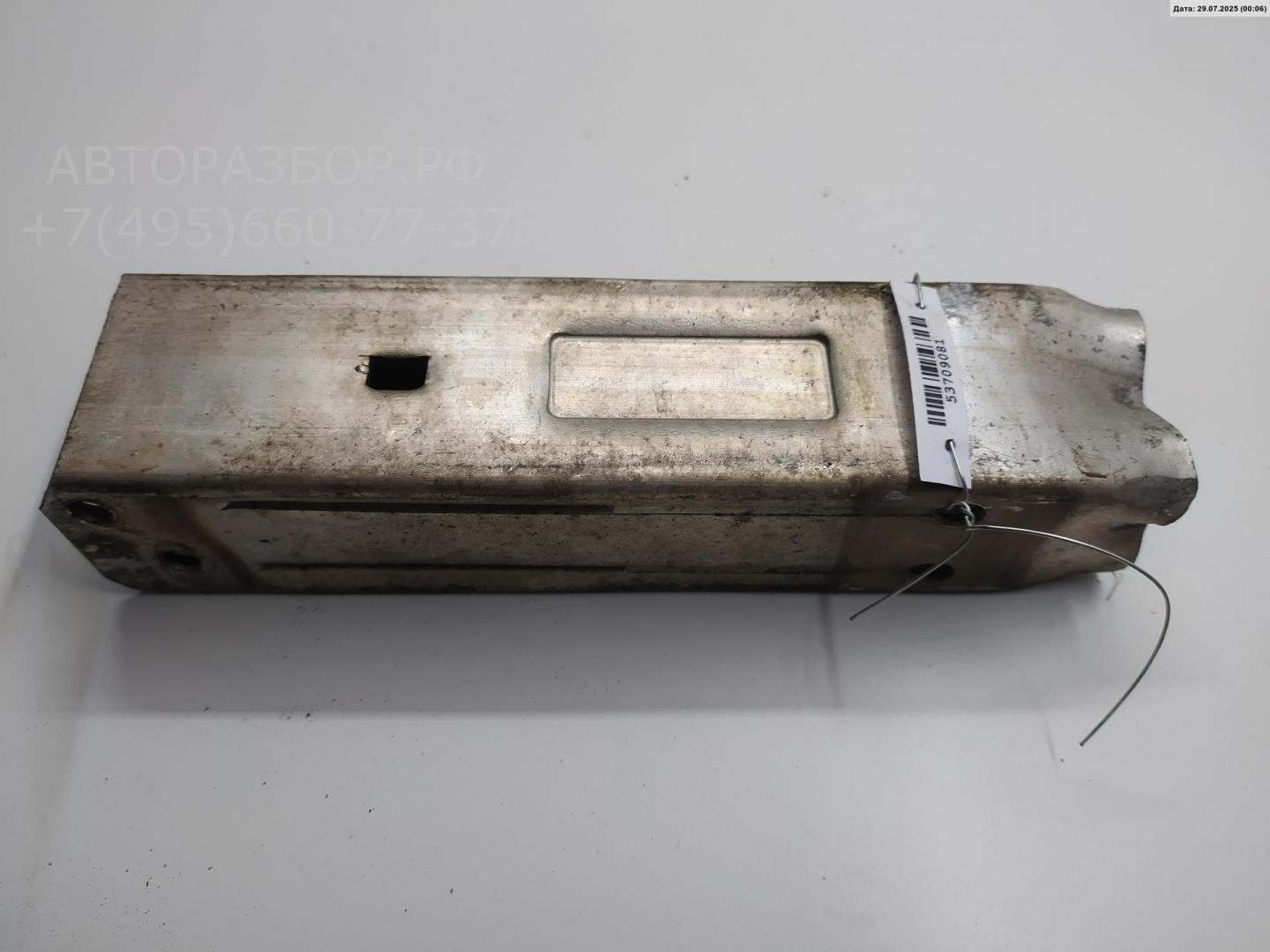 Кронштейн переднего бампера левый