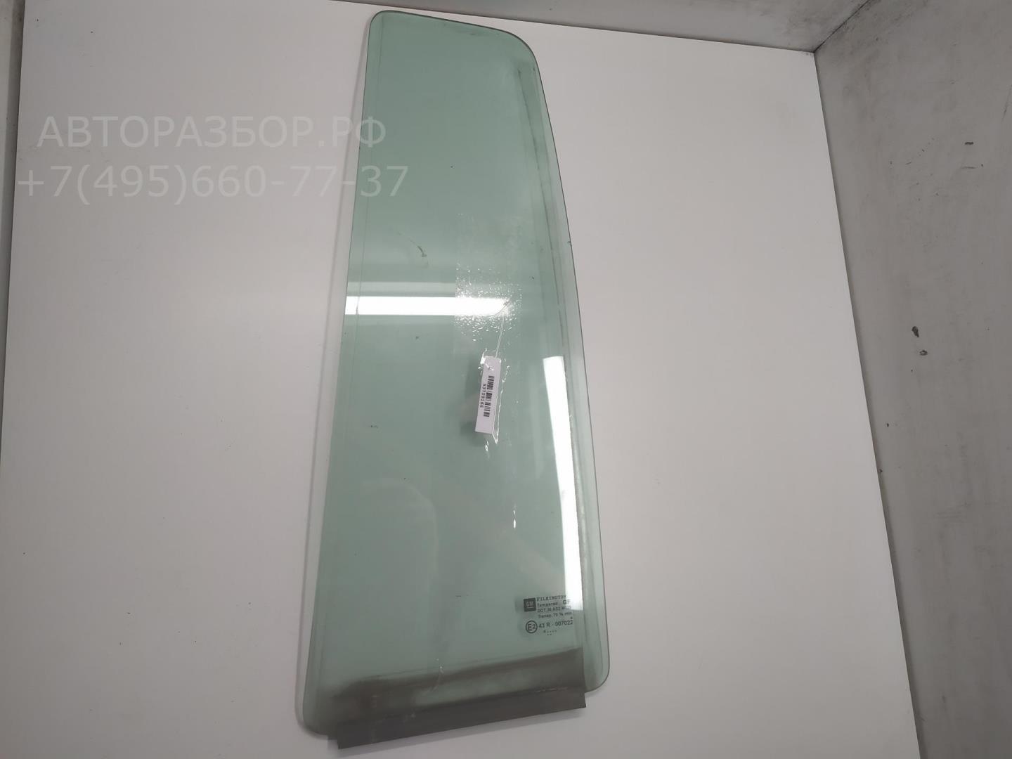 Стекло двери задней левой (форточка)