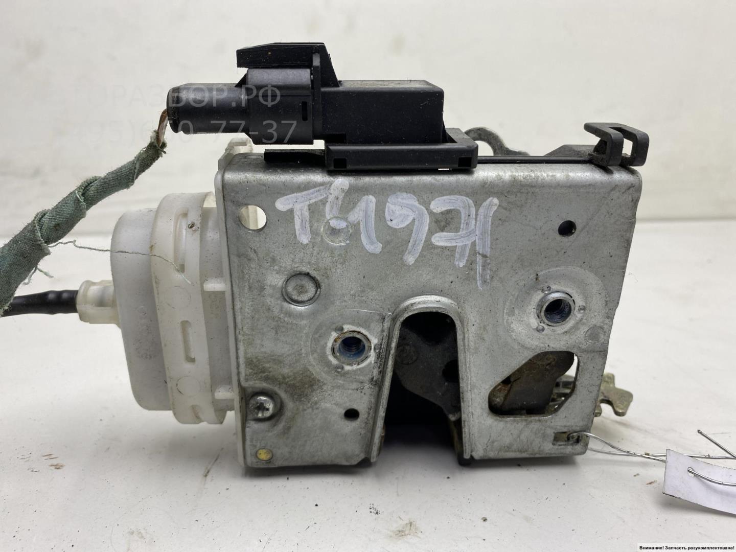 Замок двери передней правой