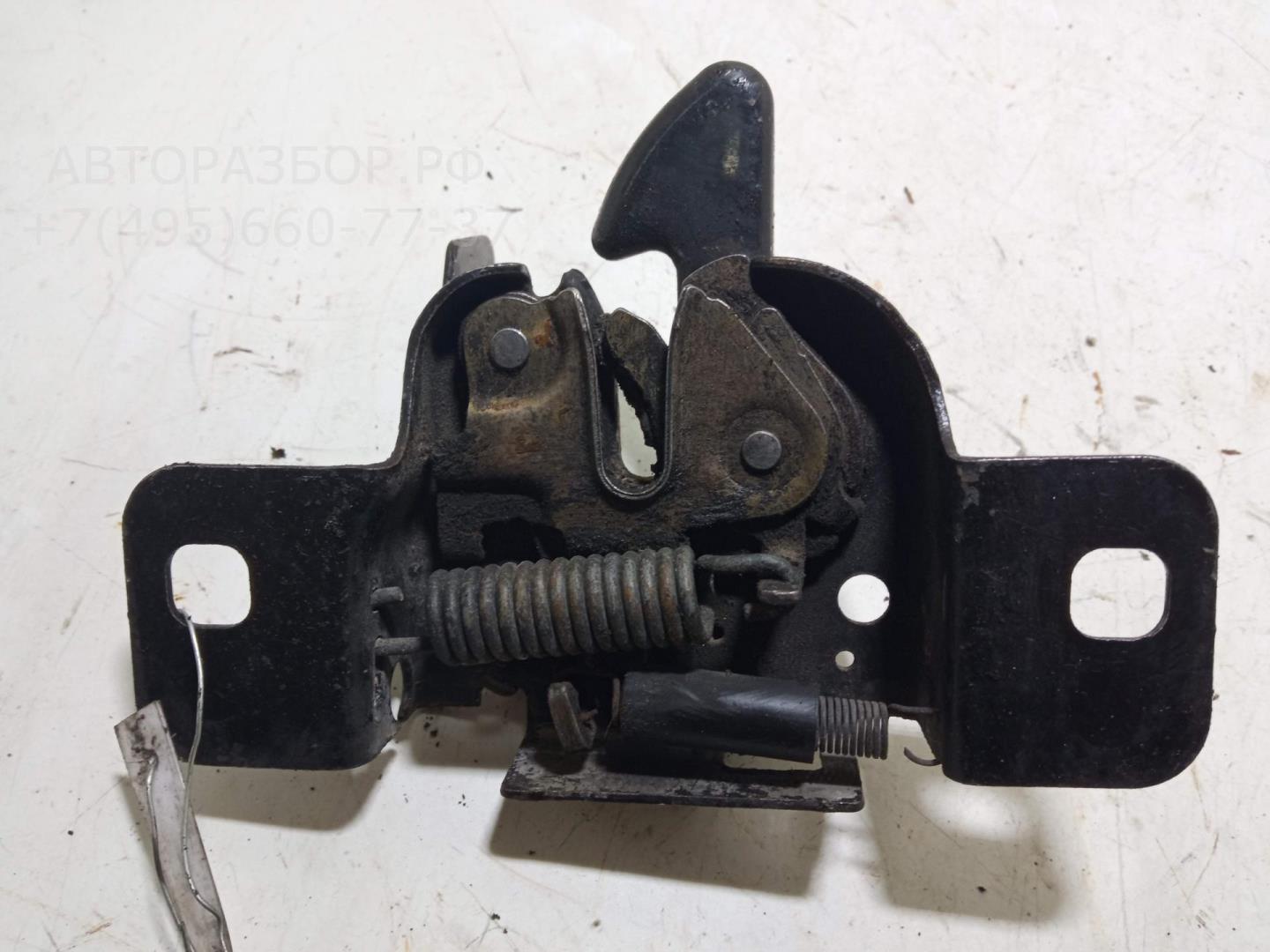 Замок капота