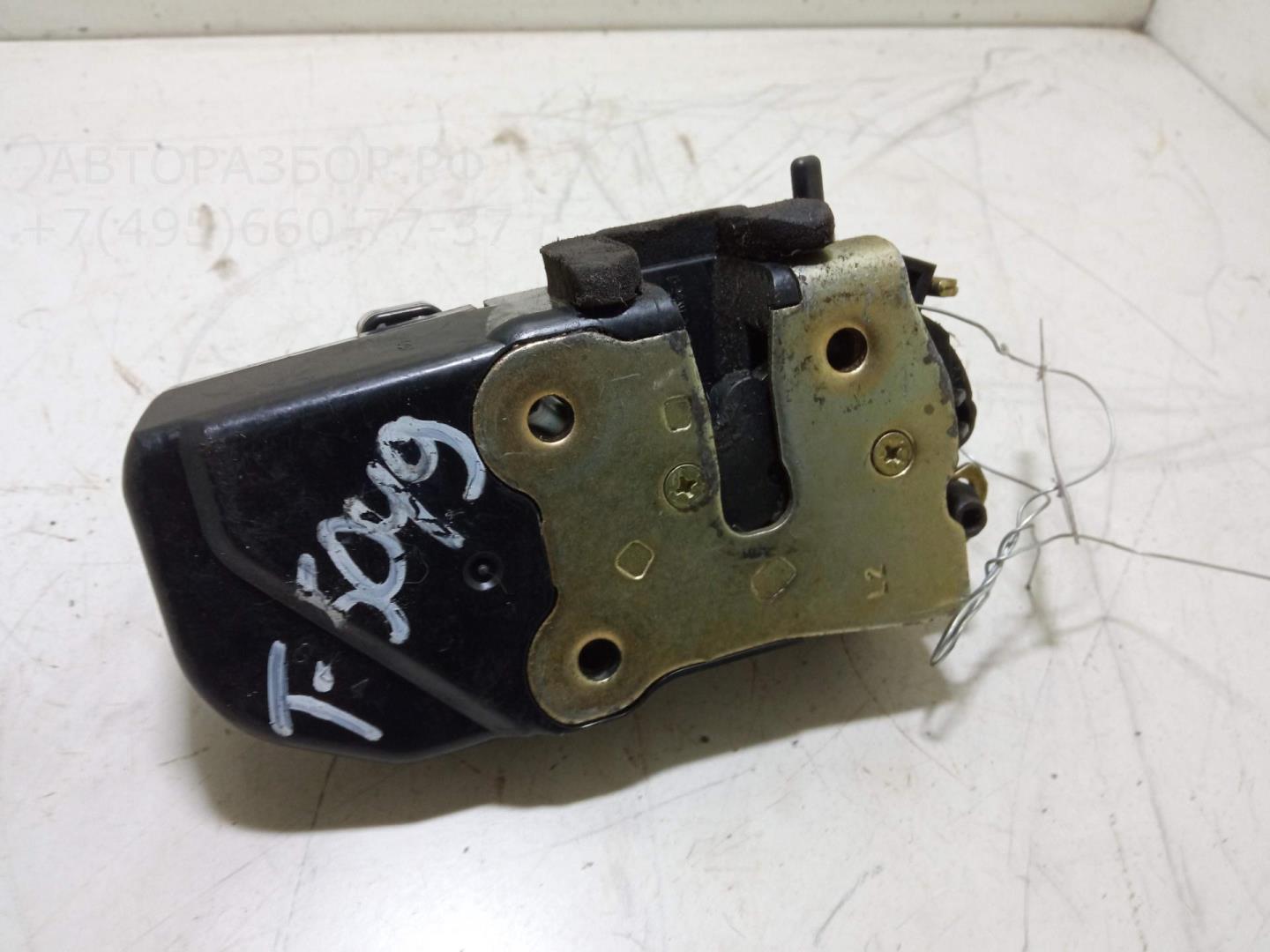 Замок двери задней левой