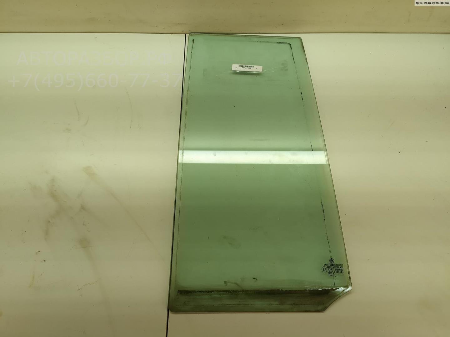 Стекло двери задней левой (форточка)