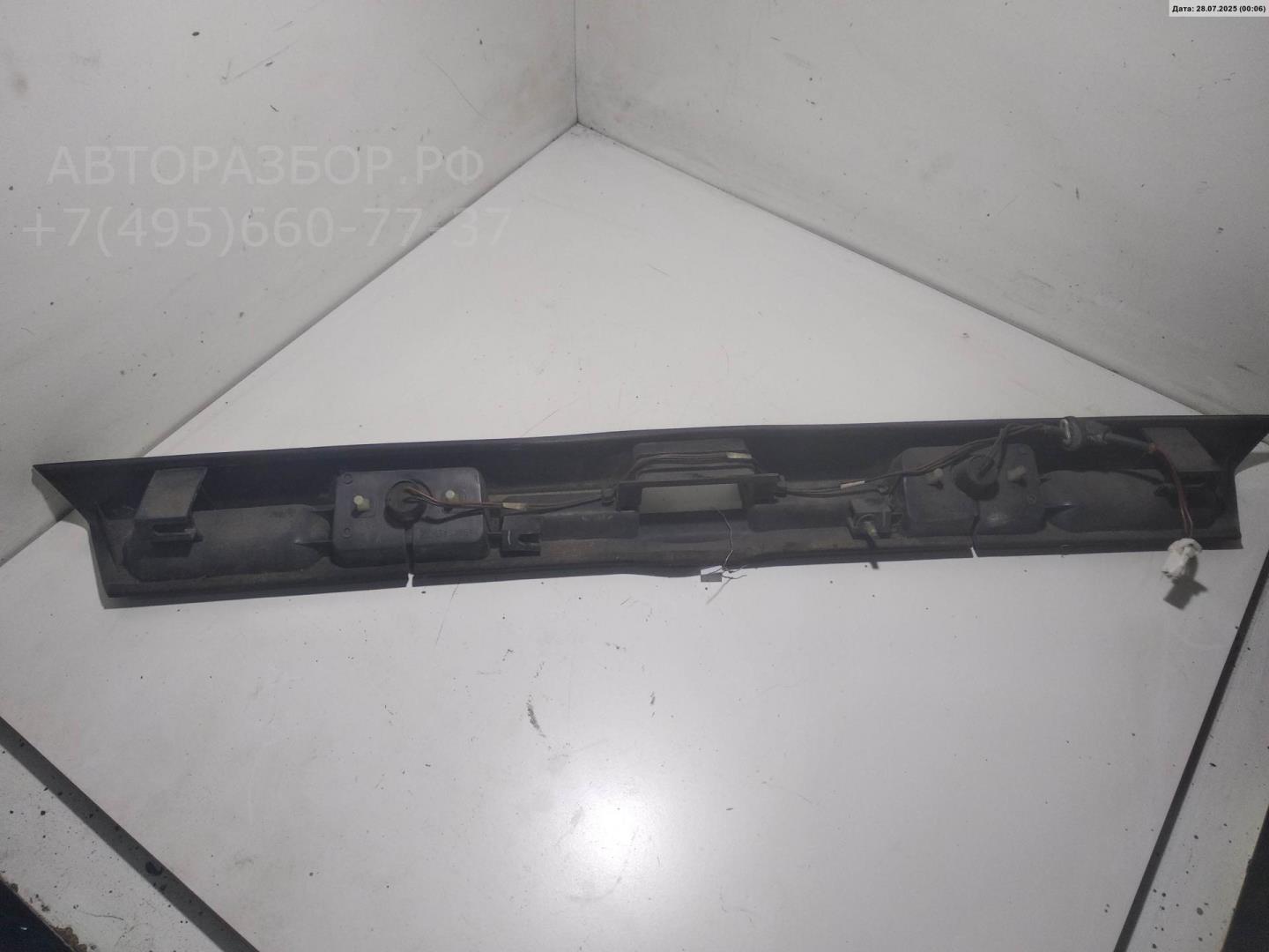 Накладка крышки багажника