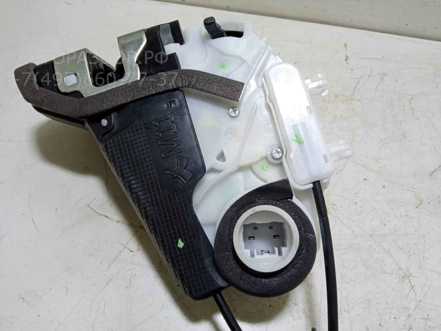 Замок двери задней правой