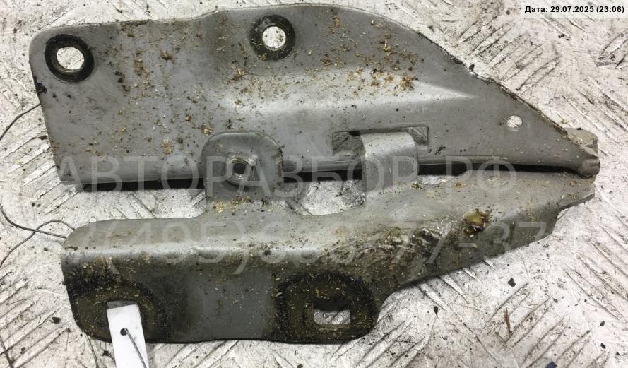 Петля капота правая