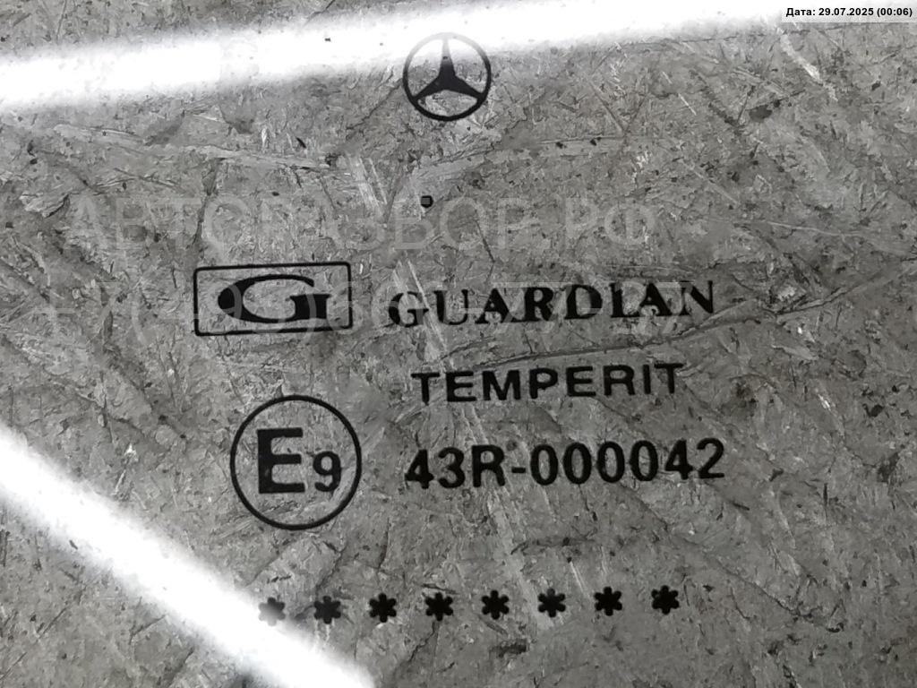 Стекло двери передней левой (форточка)