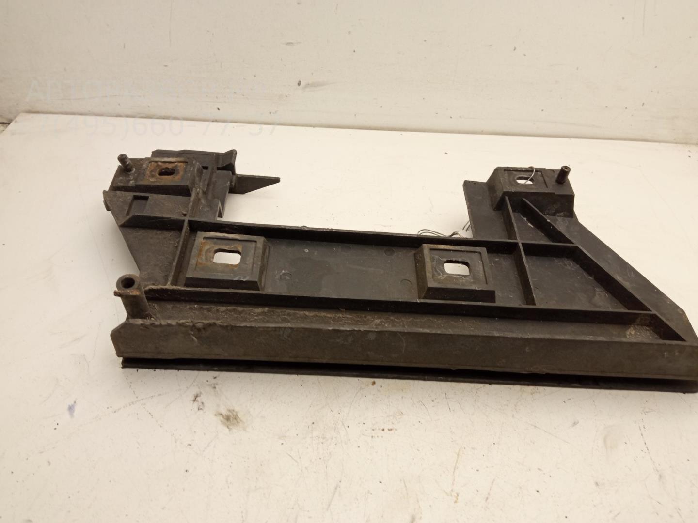 Кронштейн заднего бампера