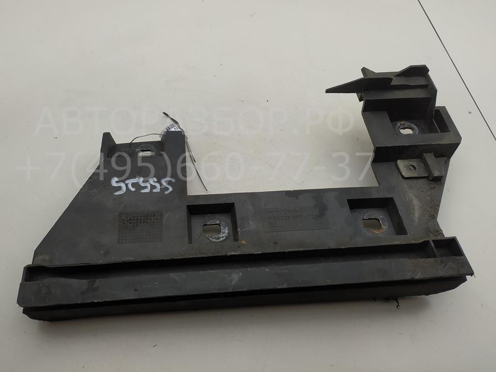 Кронштейн заднего бампера