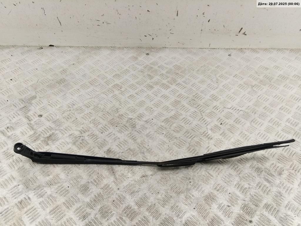 Поводок стеклоочистителя передний правый