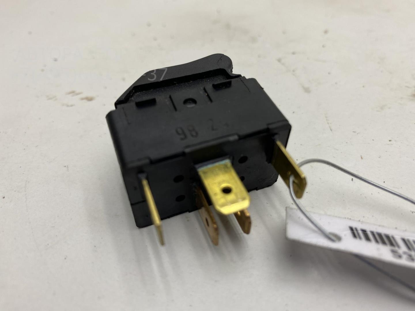 Кнопка стеклоподъемника