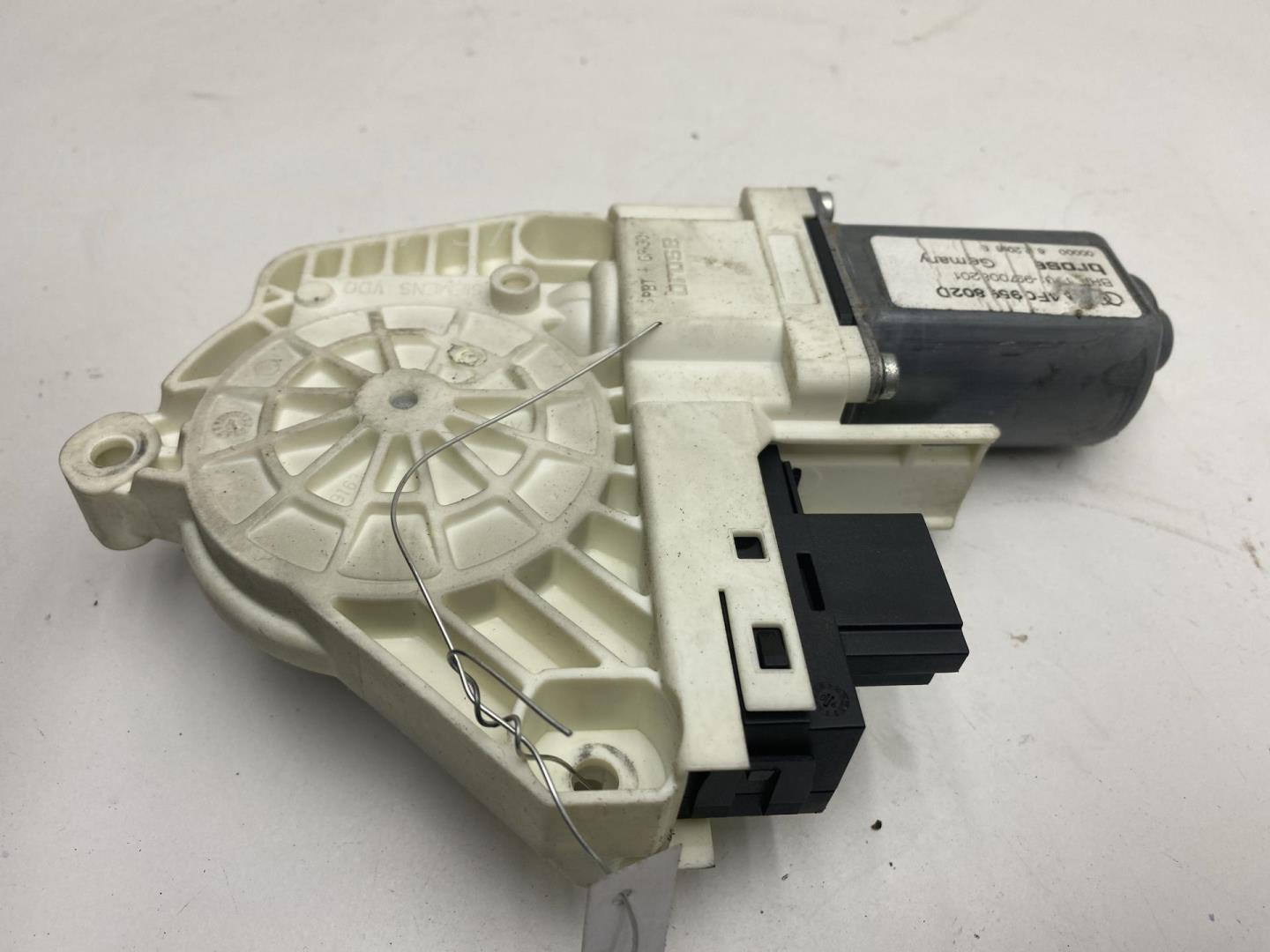 Моторчик стеклоподъемника