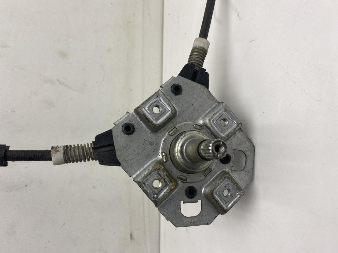 Стеклоподъемник механ. передний правый