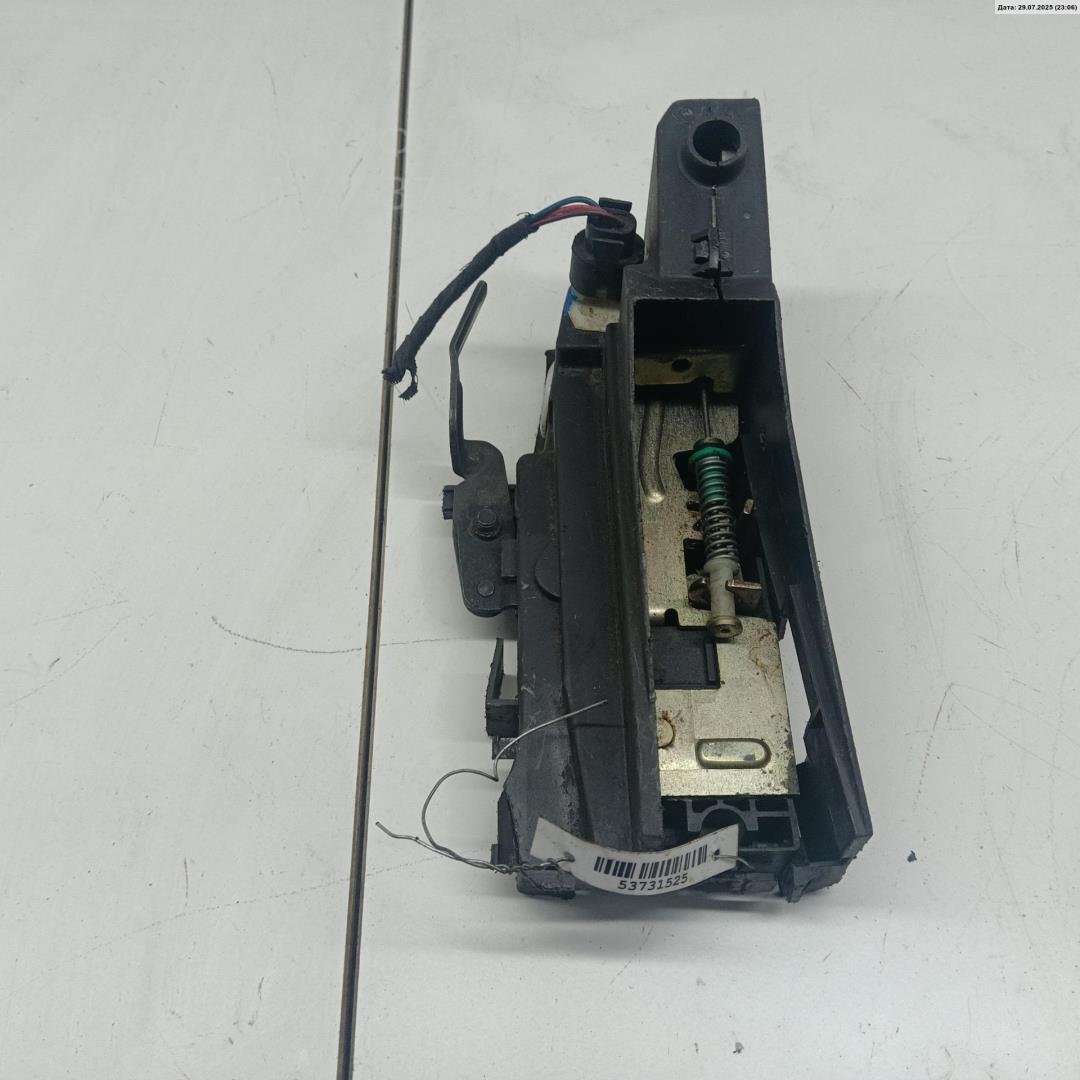 Замок двери передней правой