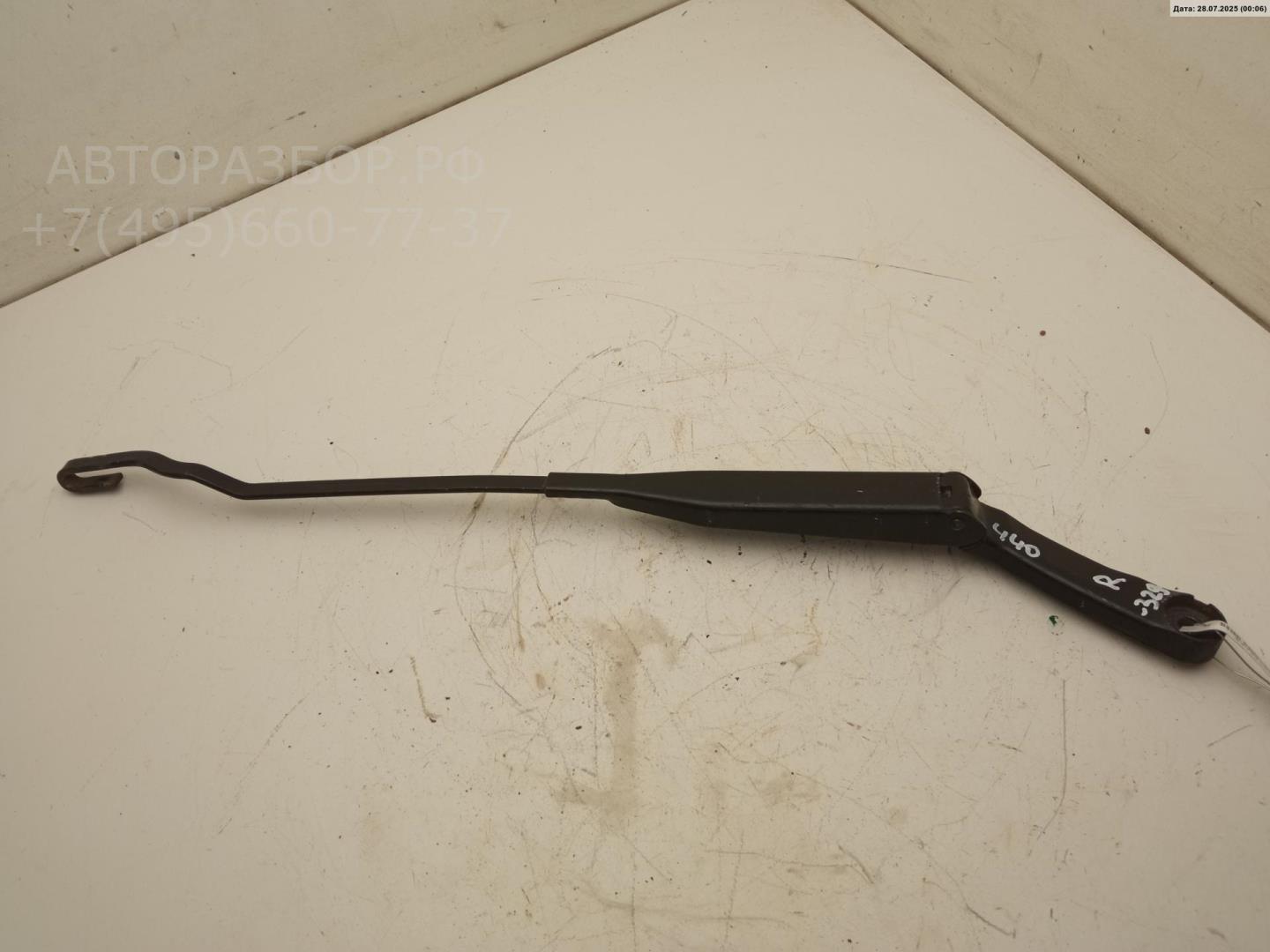 Поводок стеклоочистителя передний правый