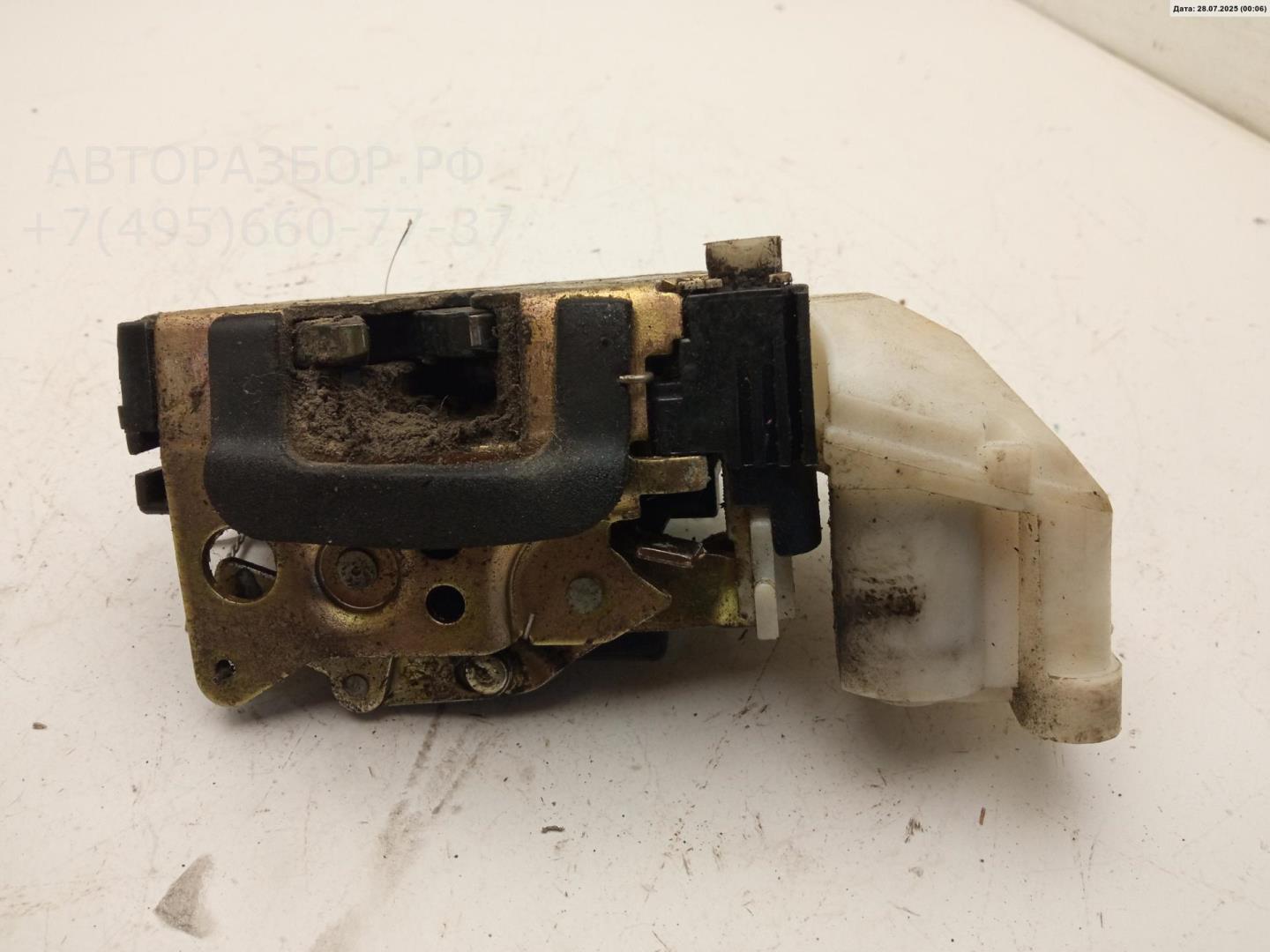 Замок двери задней правой