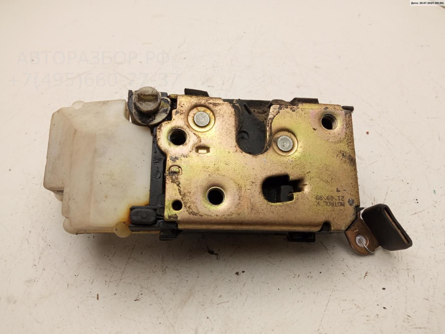 Замок двери задней правой