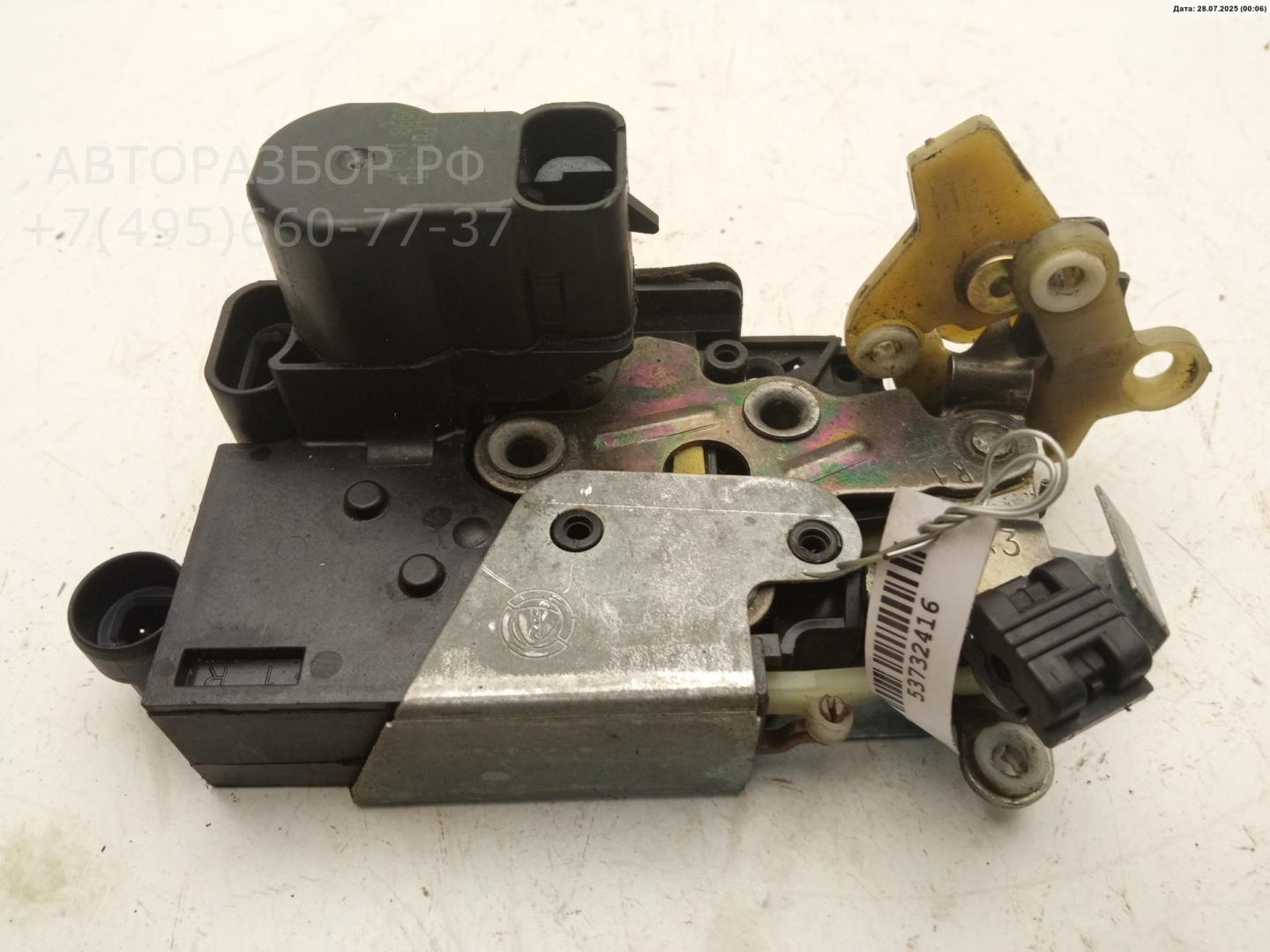 Замок двери передней правой