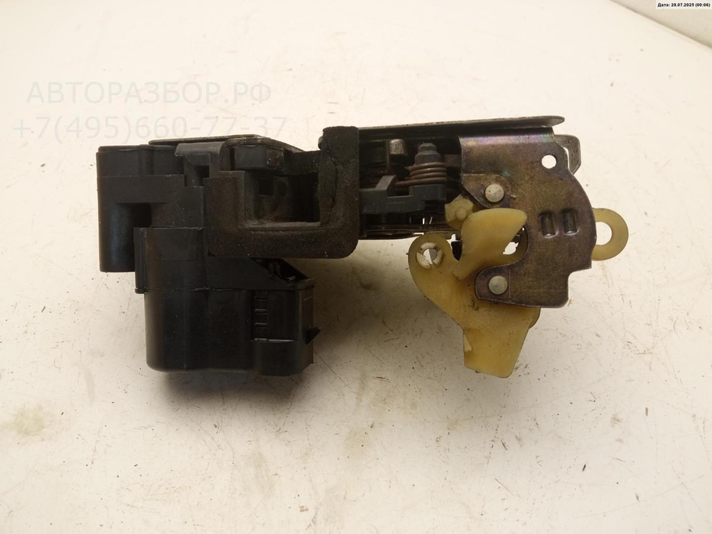 Замок двери передней правой