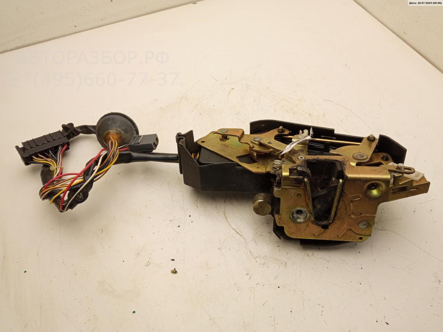 Замок двери передней правой