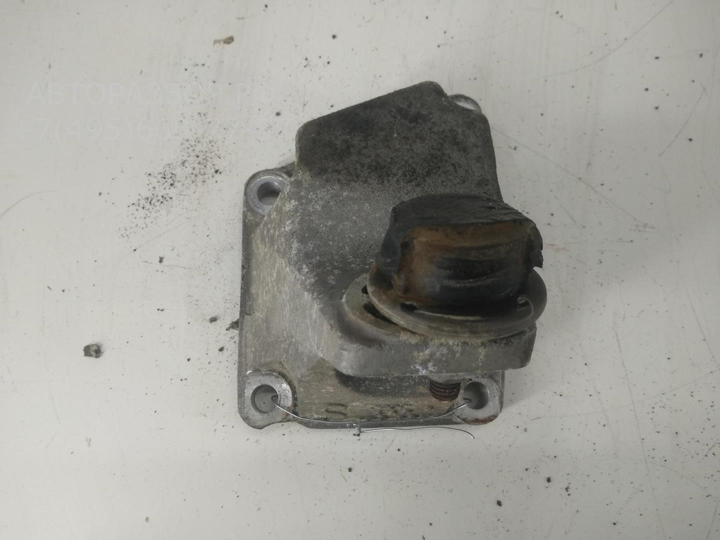 Кронштейн двигателя левый