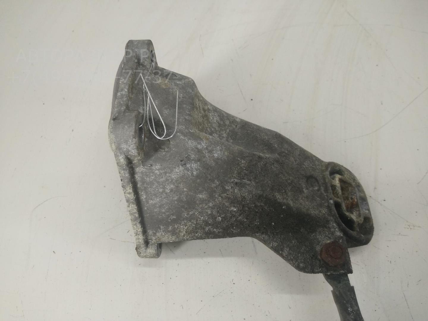 Кронштейн двигателя правый