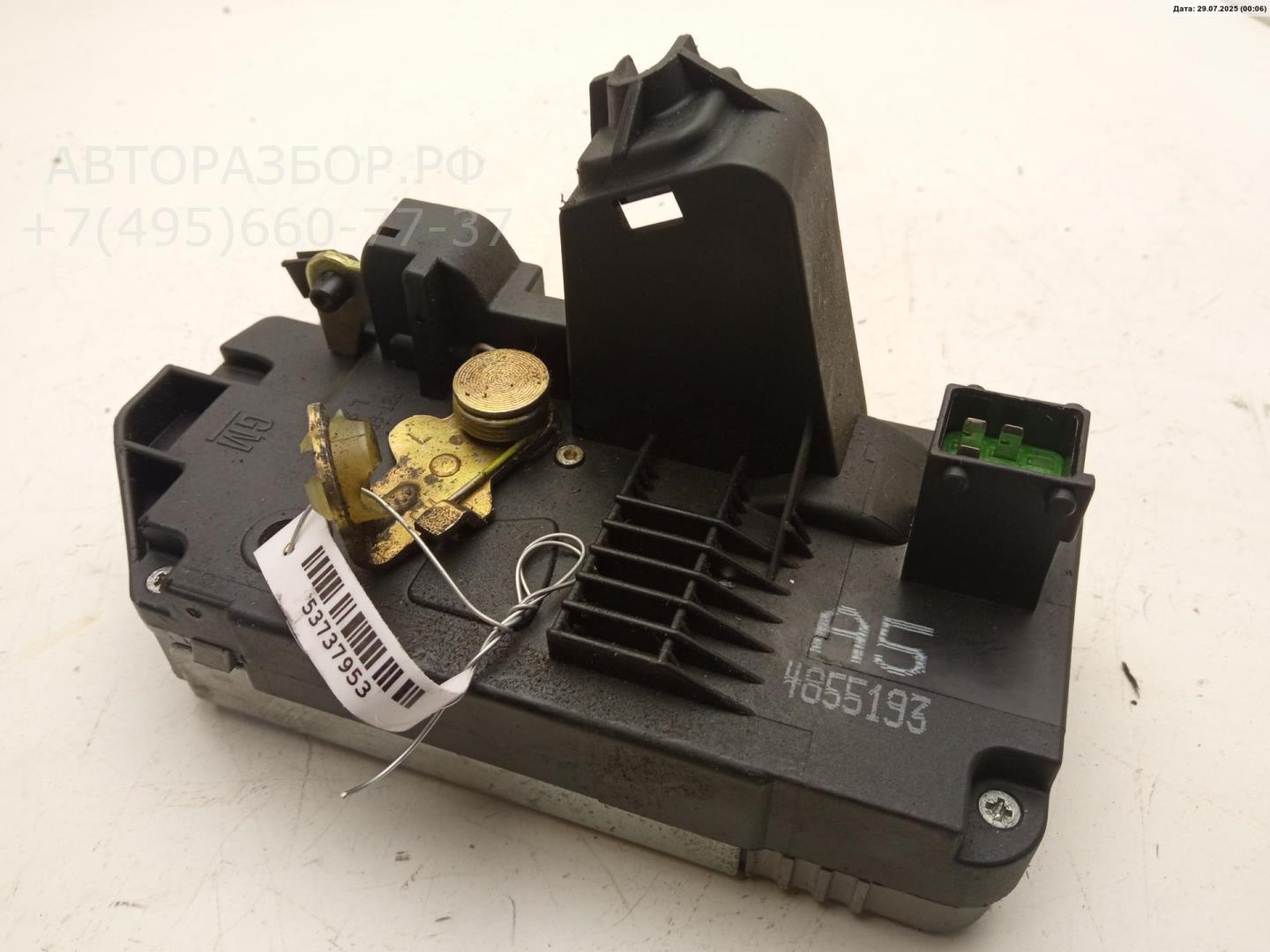 Замок двери задней левой