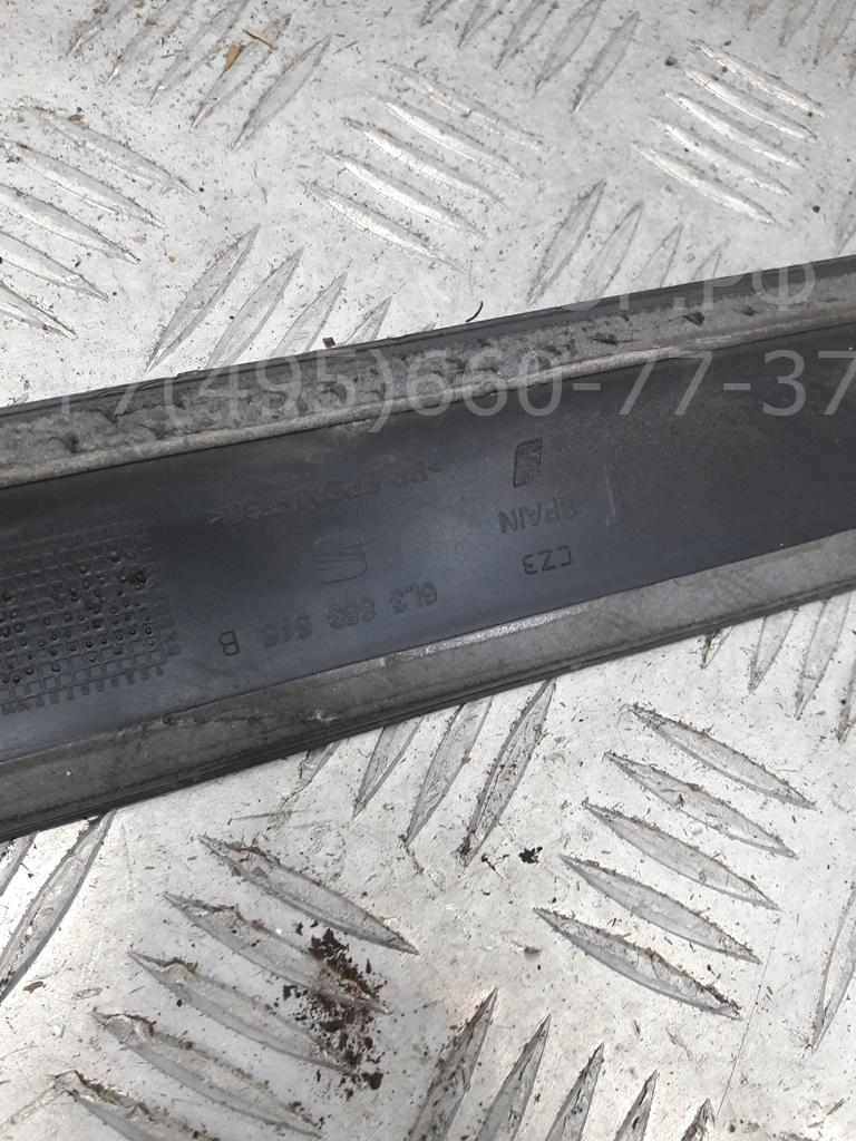 Молдинг двери передней левой