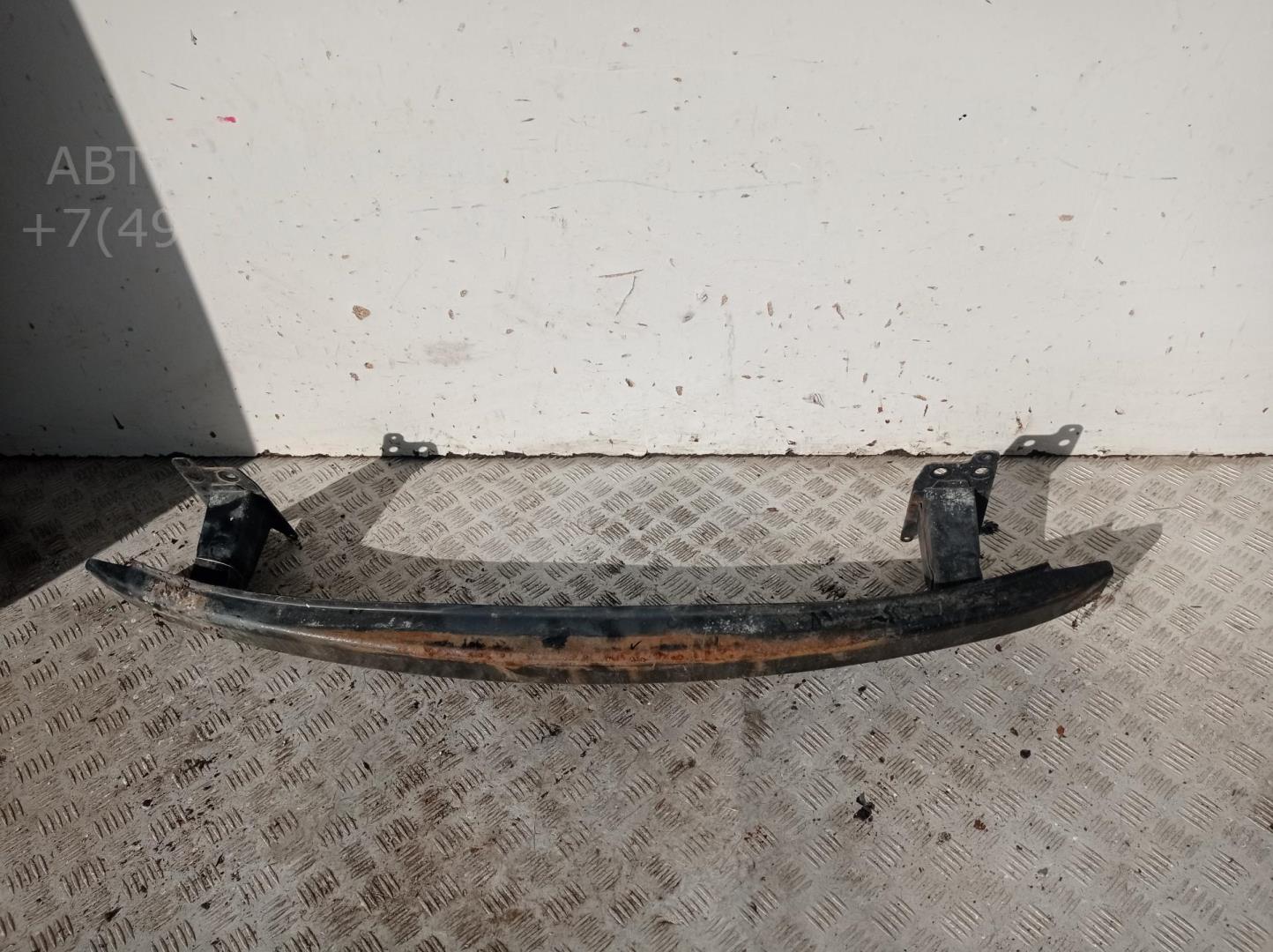 Усилитель переднего бампера