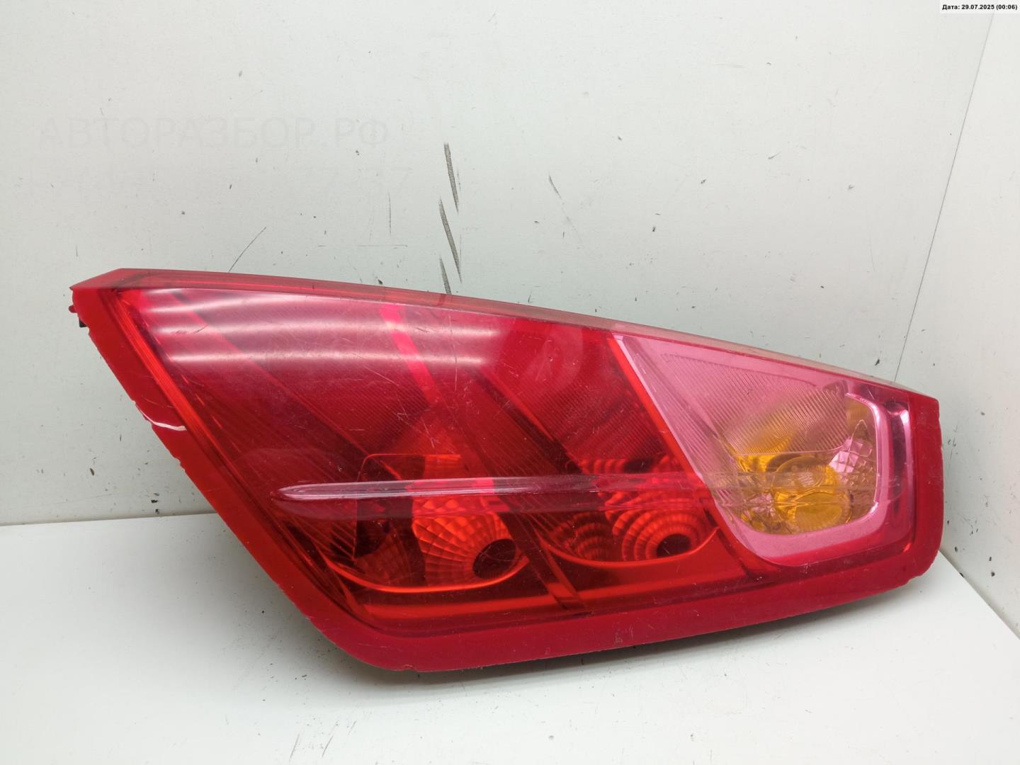 Фонарь задний правый