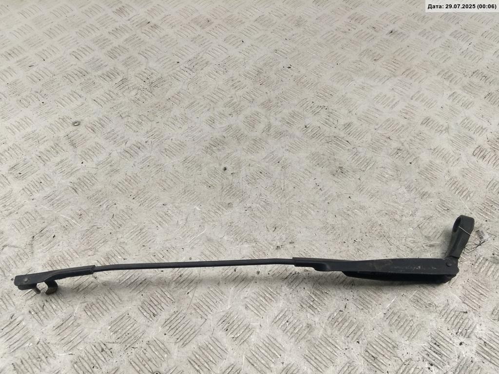 Поводок стеклоочистителя передний правый