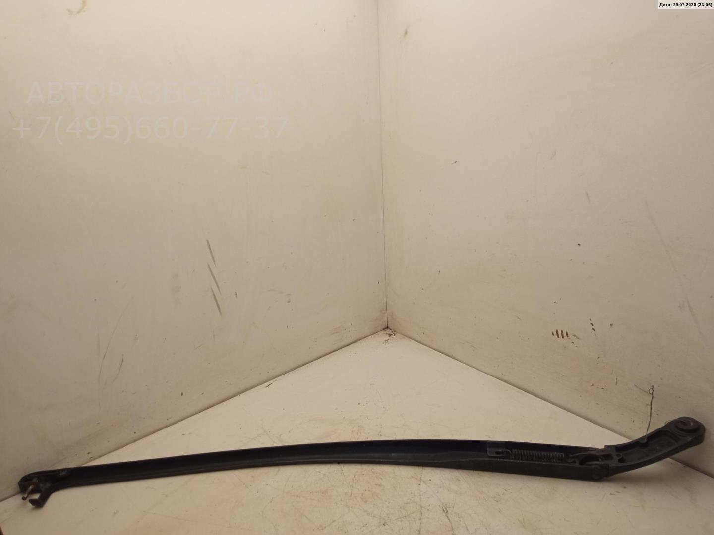 Поводок стеклоочистителя передний правый