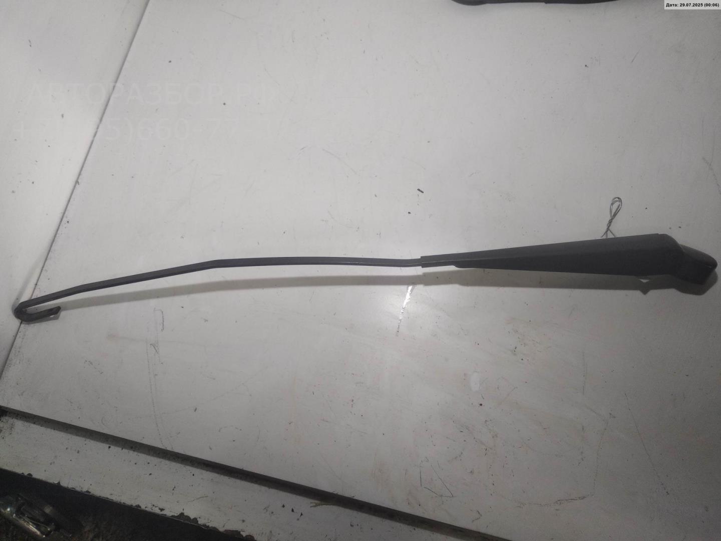 Поводок стеклоочистителя заднего