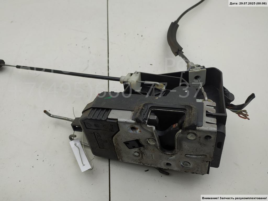 Замок двери передней левой