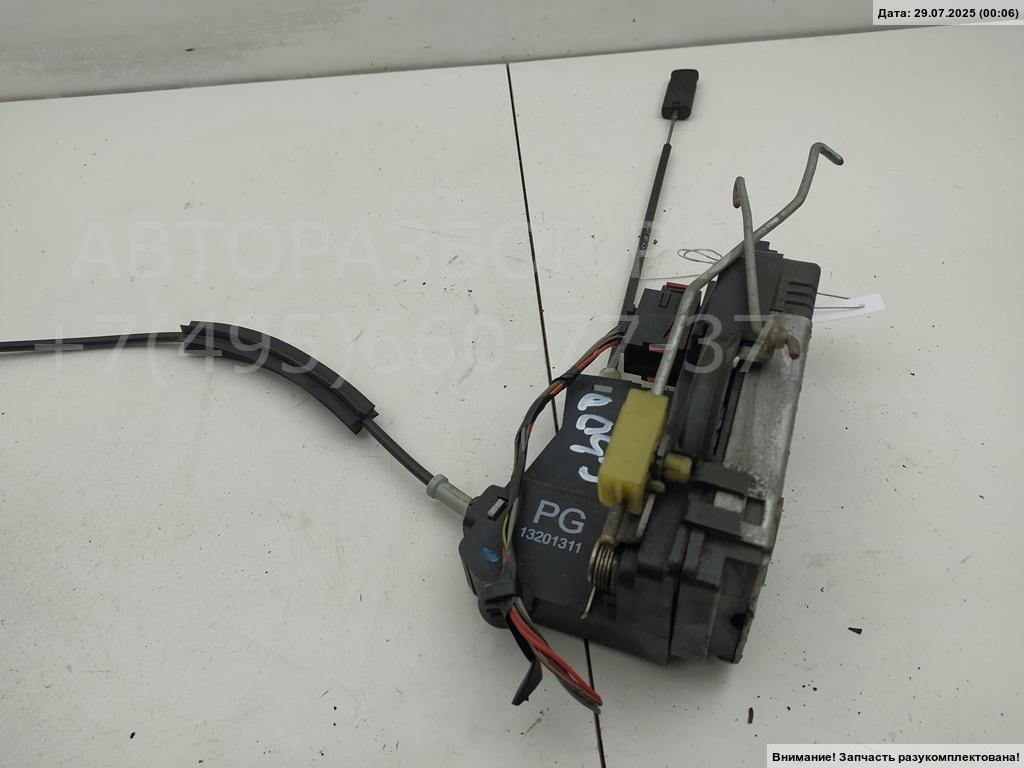 Замок двери передней левой