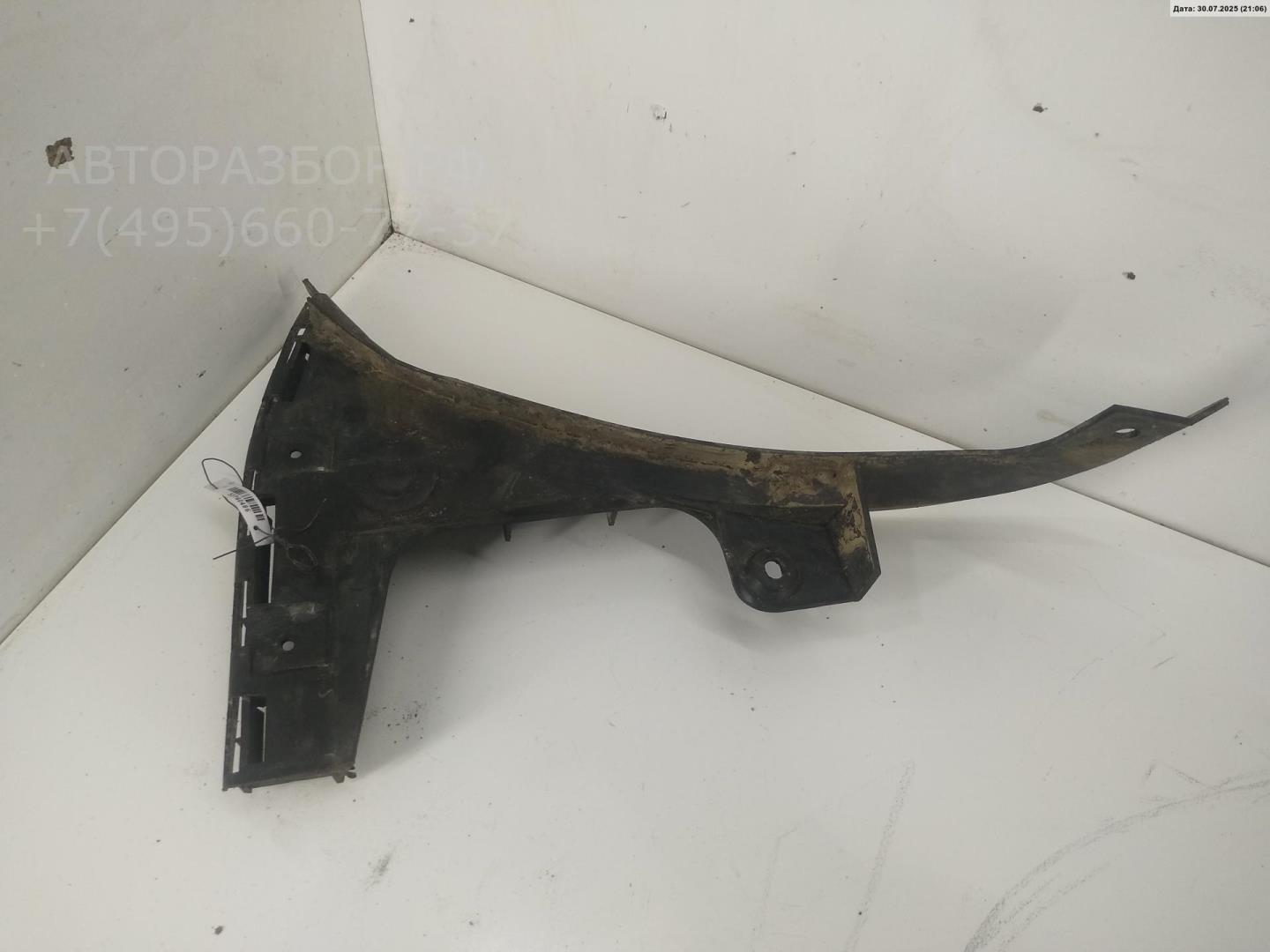 Кронштейн заднего бампера